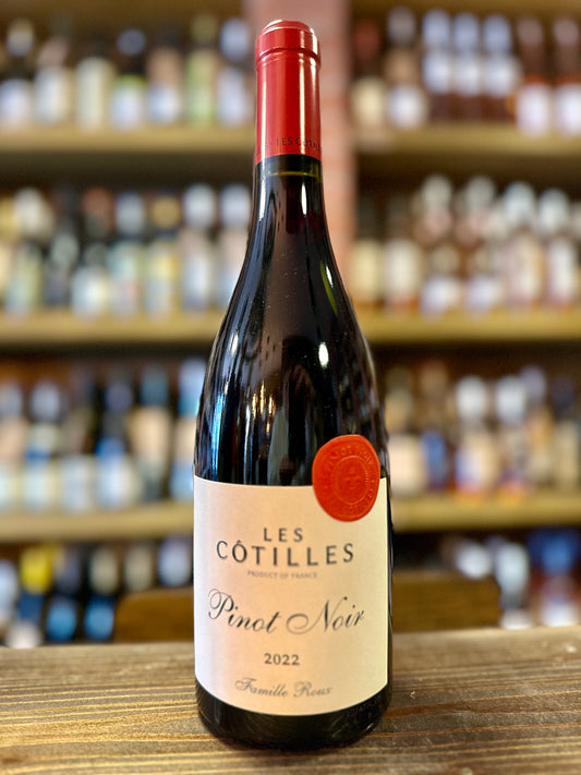 LES COTILLES PINOT NOIR VINE DE FRANCE ROUX